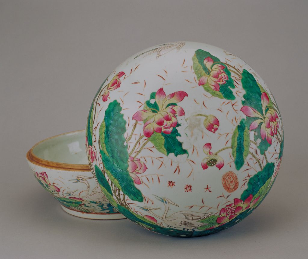 图片[2]-Pink color round box with lotus and egret patterns-China Archive